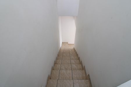Casa de condomínio à venda com 65m², 2 quartos e 1 vagaescada acesso piso inferior