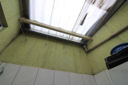 Casa de condomínio à venda com 65m², 2 quartos e 1 vagaÁrea de Serviço