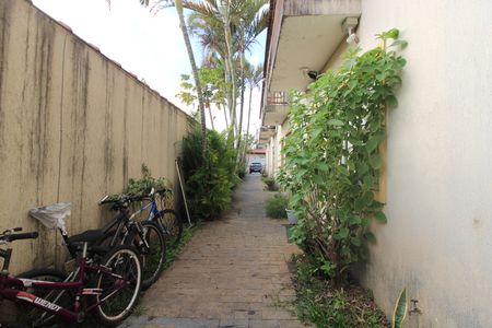 Casa de condomínio à venda com 65m², 2 quartos e 1 vagacorredor lateral / frente