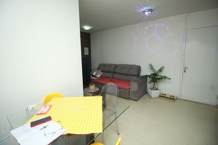 Apartamento à venda com 64m², 2 quartos e 1 vagaSala de Jantar