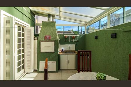 Casa de condomínio à venda com 161m², 3 quartos e 1 vaga Casa de condomínio à venda com 161m², 3 quartos e 1 vagaQuintal