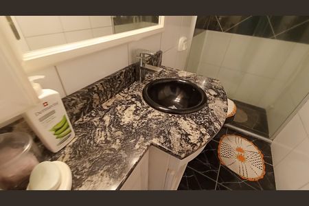 Casa de condomínio à venda com 161m², 3 quartos e 1 vaga Casa de condomínio à venda com 161m², 3 quartos e 1 vagaBanheiro social