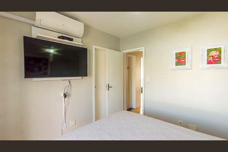 Casa de condomínio à venda com 161m², 3 quartos e 1 vaga Casa de condomínio à venda com 161m², 3 quartos e 1 vagaSuite