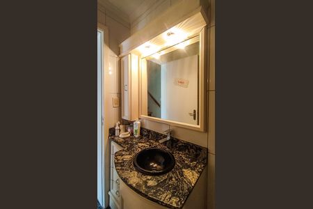 Casa de condomínio à venda com 161m², 3 quartos e 1 vaga Casa de condomínio à venda com 161m², 3 quartos e 1 vagaBanheiro social