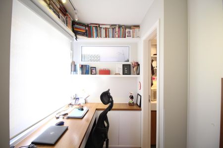 Apartamento à venda com 84m², 2 quartos e sem vagaEscritório