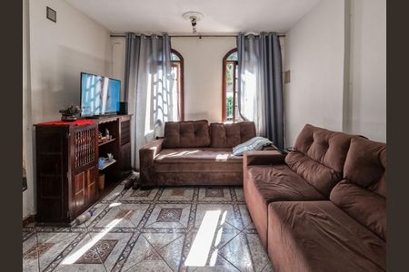 Casa à venda com 270m², 4 quartos e 4 vagas