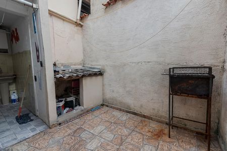 Casa para alugar com 139m², 2 quartos e 2 vagasQuintal