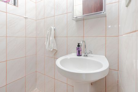 Lavabo de casa para alugar com 2 quartos, 139m² em Jardim Neide, São Paulo