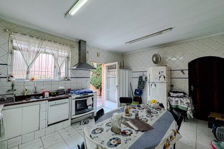 Casa à venda com 232m², 3 quartos e 4 vagas Casa à venda com 232m², 3 quartos e 4 vagasCozinha