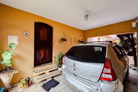 Casa à venda com 232m², 3 quartos e 4 vagas Casa à venda com 232m², 3 quartos e 4 vagasGaragem