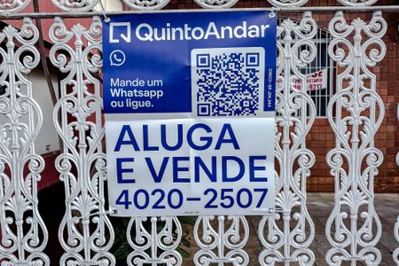 Casa à venda com 232m², 3 quartos e 4 vagas Casa à venda com 232m², 3 quartos e 4 vagasPlaquinha