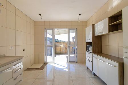 Cozinha de casa de condomínio para alugar com 2 quartos, 61m² em Lajeado, Cotia