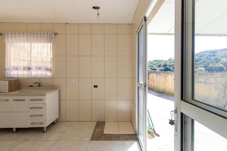 Cozinha de casa de condomínio para alugar com 2 quartos, 61m² em Lajeado, Cotia