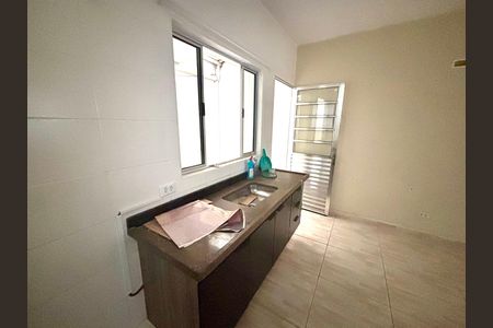Cozinha de apartamento para alugar com 2 quartos, 60m² em Cangaiba, São Paulo