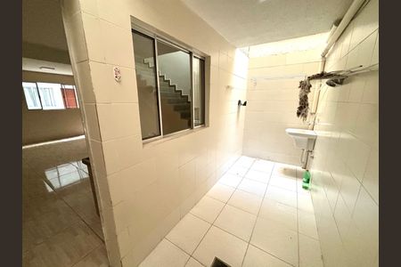 Casa de condomínio para alugar com 60m², 2 quartos e 1 vagaÁrea de Serviço