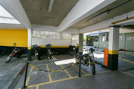 Apartamento à venda com 48m², 2 quartos e 1 vaga Apartamento à venda com 48m², 2 quartos e 1 vagaÁrea comum - Garagem