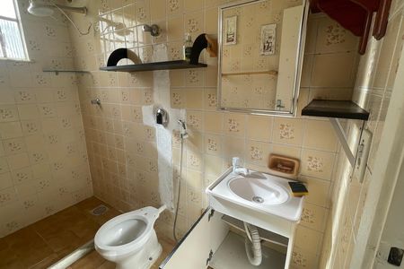 Casa para alugar com 54m², 2 quartos e 1 vaga Casa para alugar com 54m², 2 quartos e 1 vagaBanheiro