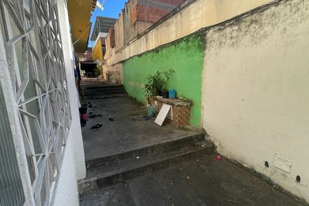 Casa para alugar com 54m², 2 quartos e 1 vaga Casa para alugar com 54m², 2 quartos e 1 vagaFachada