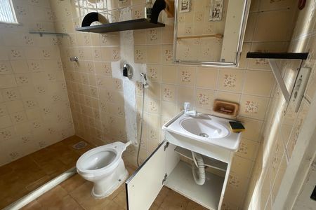 Banheiro de casa para alugar com 2 quartos, 54m² em Doutor Laureano, Duque de Caxias