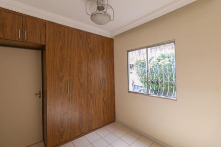 Apartamento à venda com 2 quartos, 60m² em Heliópolis, Belo Horizonte