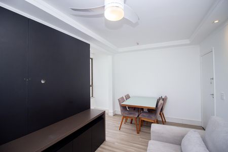 Sala de apartamento para alugar com 3 quartos, 75m² em Cabral, Contagem