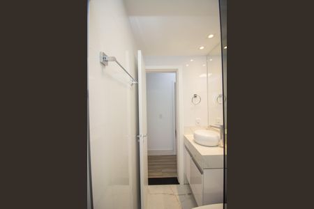 Apartamento para alugar com 75m², 3 quartos e 2 vagas Apartamento para alugar com 75m², 3 quartos e 2 vagasBanheiro Social