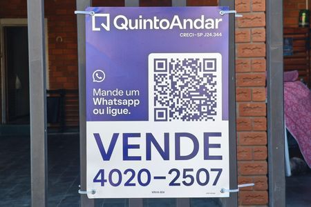 Casa à venda com 260m², 3 quartos e 2 vagas Casa à venda com 260m², 3 quartos e 2 vagasPLACA INSTALADA NA FACHADA