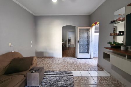 Casa à venda com 260m², 3 quartos e 2 vagas Casa à venda com 260m², 3 quartos e 2 vagasSala de Estar