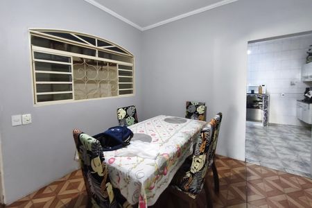 Casa à venda com 260m², 3 quartos e 2 vagas Casa à venda com 260m², 3 quartos e 2 vagasSala de Jantar