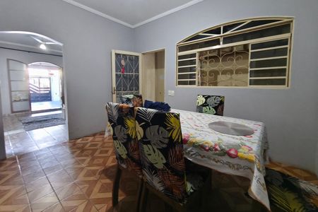 Casa à venda com 260m², 3 quartos e 2 vagas Casa à venda com 260m², 3 quartos e 2 vagasSala de Jantar
