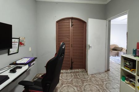 Casa à venda com 260m², 3 quartos e 2 vagas Casa à venda com 260m², 3 quartos e 2 vagasQuarto 2