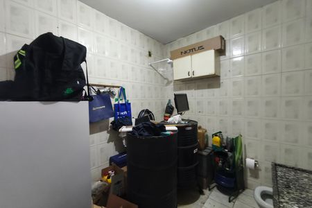 Casa à venda com 260m², 3 quartos e 2 vagas Casa à venda com 260m², 3 quartos e 2 vagasBanheiro de serviço