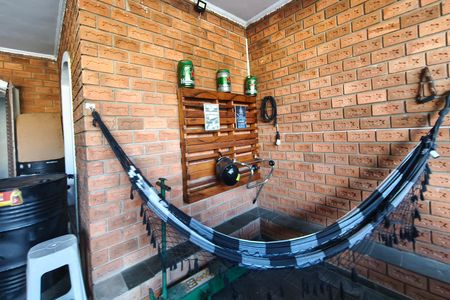 Casa à venda com 260m², 3 quartos e 2 vagas Casa à venda com 260m², 3 quartos e 2 vagasQuintal - Garagem