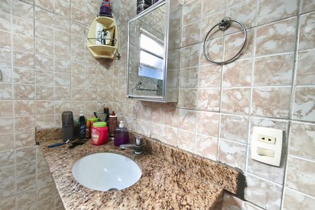 Casa à venda com 260m², 3 quartos e 2 vagas Casa à venda com 260m², 3 quartos e 2 vagasBanheiro Suíte