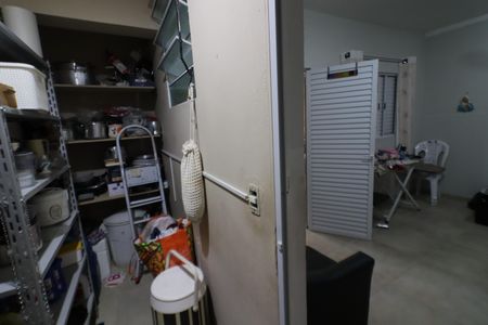 Casa à venda com 250m², 3 quartos e 4 vagasQuarto de Serviço
