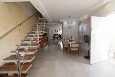 Casa à venda com 250m², 3 quartos e 4 vagasSala