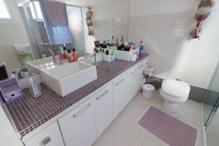 Casa à venda com 250m², 3 quartos e 4 vagasBanheiro da Suíte 3