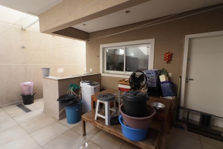Casa à venda com 250m², 3 quartos e 4 vagasÁrea de Serviço