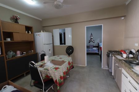 Casa à venda com 250m², 3 quartos e 4 vagasQuarto de Serviço