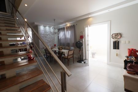 Casa à venda com 250m², 3 quartos e 4 vagasSala