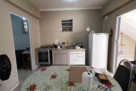 Casa à venda com 250m², 3 quartos e 4 vagasQuarto de Serviço