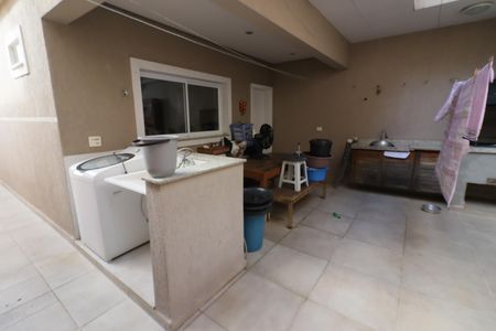 Casa à venda com 250m², 3 quartos e 4 vagasÁrea de Serviço