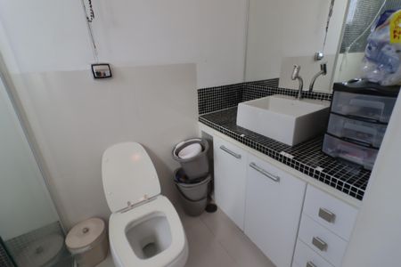 Casa à venda com 250m², 3 quartos e 4 vagasBanheiro da Suíte 2