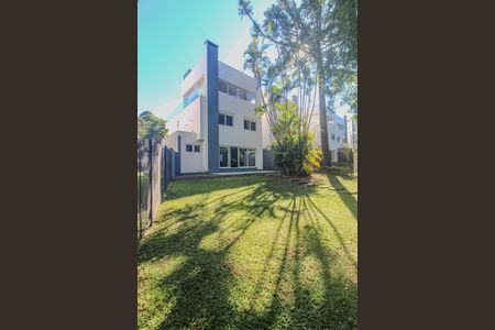 Casa de condomínio para alugar com 300m², 3 quartos e 2 vagas Casa de condomínio para alugar com 300m², 3 quartos e 2 vagasQuintal