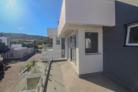 Casa de condomínio para alugar com 300m², 3 quartos e 2 vagas Casa de condomínio para alugar com 300m², 3 quartos e 2 vagasVaranda 2