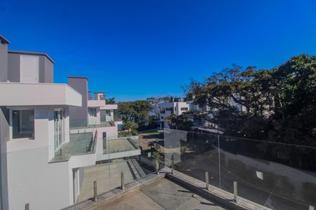 Casa de condomínio para alugar com 300m², 3 quartos e 2 vagas Casa de condomínio para alugar com 300m², 3 quartos e 2 vagasVista