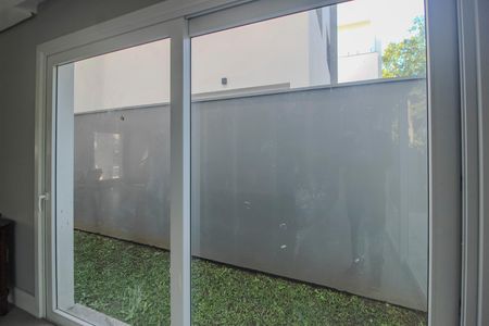 Casa de condomínio para alugar com 300m², 3 quartos e 2 vagas Casa de condomínio para alugar com 300m², 3 quartos e 2 vagasVista