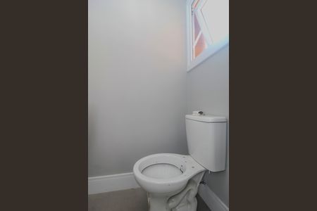 Casa de condomínio para alugar com 300m², 3 quartos e 2 vagas Casa de condomínio para alugar com 300m², 3 quartos e 2 vagasBanheiro 2