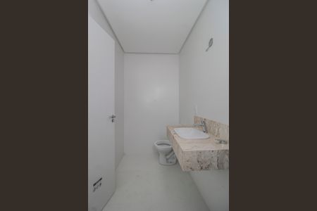 Casa de condomínio para alugar com 300m², 3 quartos e 2 vagas Casa de condomínio para alugar com 300m², 3 quartos e 2 vagasBanheiro da Suíte