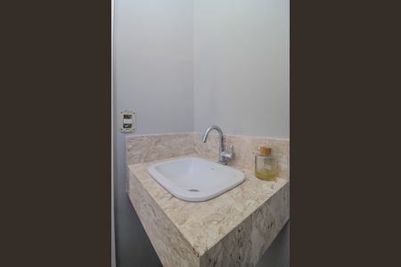 Casa de condomínio para alugar com 300m², 3 quartos e 2 vagas Casa de condomínio para alugar com 300m², 3 quartos e 2 vagasBanheiro 2